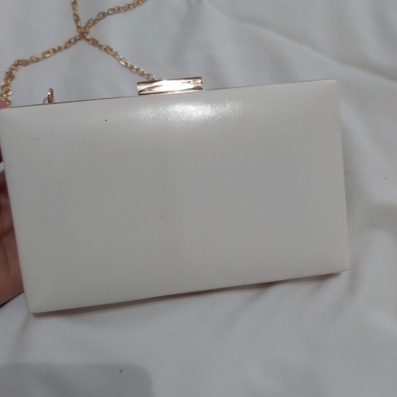 ⚡️Sale⚡️Party wear clutch white floral - Picture 3 of 3